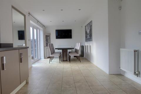 30 Buttercup Grove, Stainton, Middlesbrough, TS8 9FG