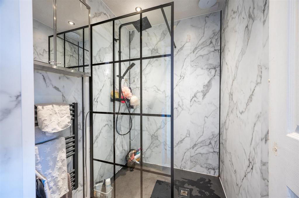 Shower Room.jpg