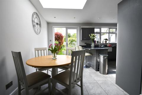 2 Hyde Road, Bexleyheath, DA7 4NL