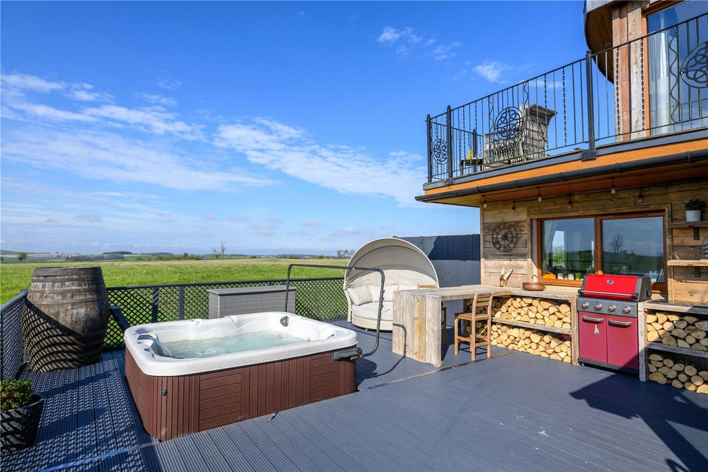 Hot Tub & Bbq