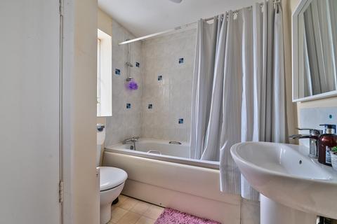 3 bedroom house for sale, Regency Drive, Ruislip