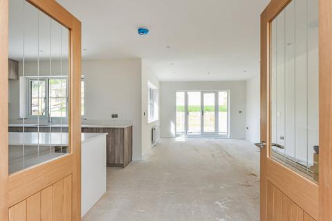 4 bedroom detached house for sale, Wilsom Road, Alton, Hampshire