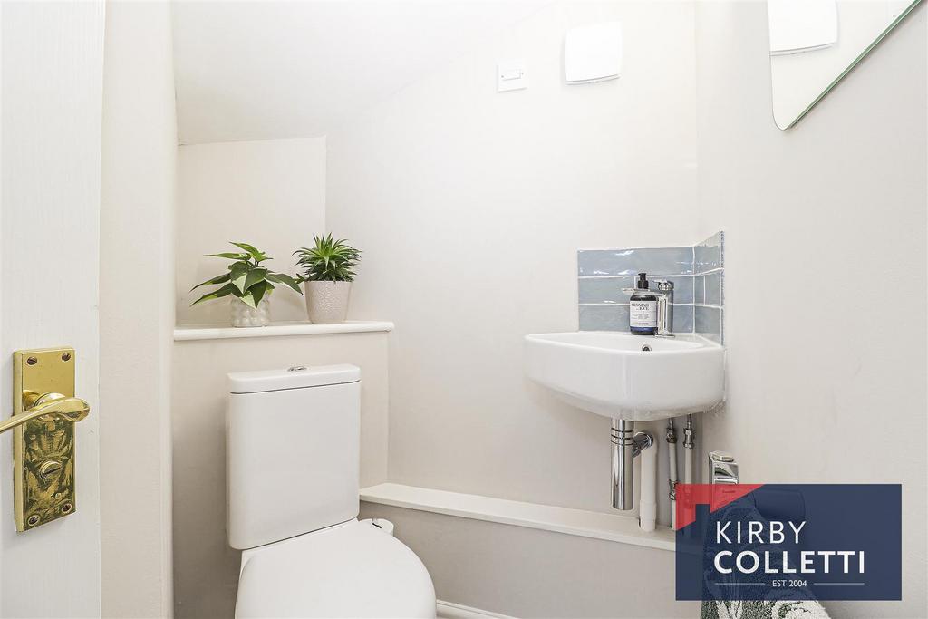 Ground floor w.c.