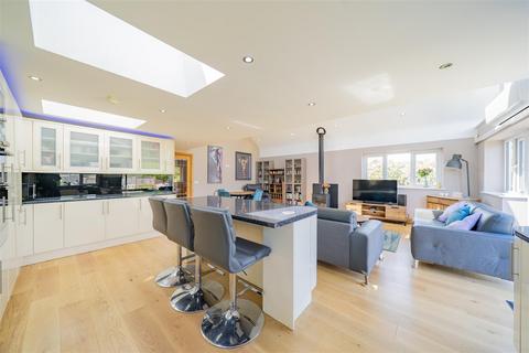 1 Beech Avenue, Pensby, Wirral, CH61 9NU