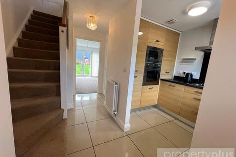 82 Parc Dan Y Bryn, Tonyrefail, Porth, CF39 8JS