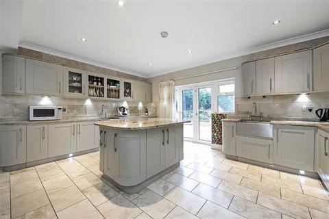 6 bedroom detached house for sale, Le May Avenue, London SE12