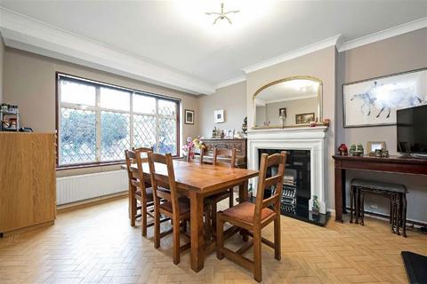 6 bedroom detached house for sale, Le May Avenue, London SE12