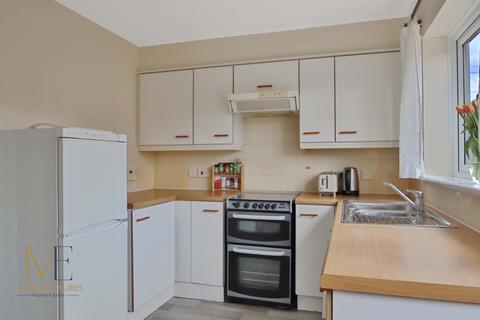 17 Hayes Road, Greenhithe, DA9 9DS