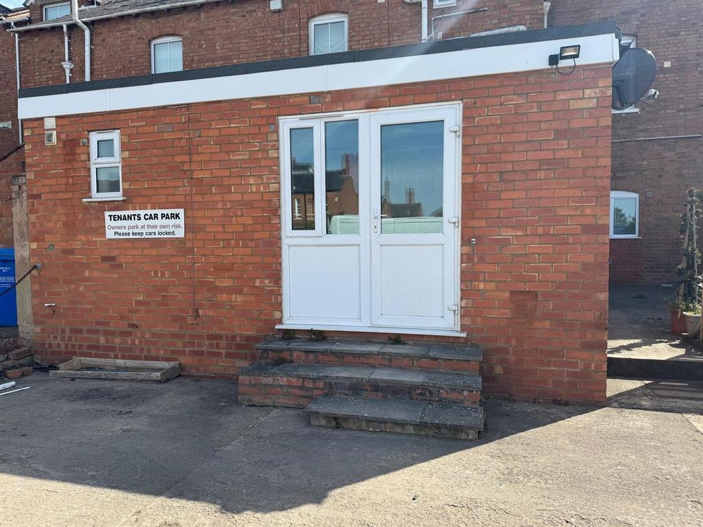 High Street, Evesham WR11 1 bed flat - £450 pcm (£104 pw)