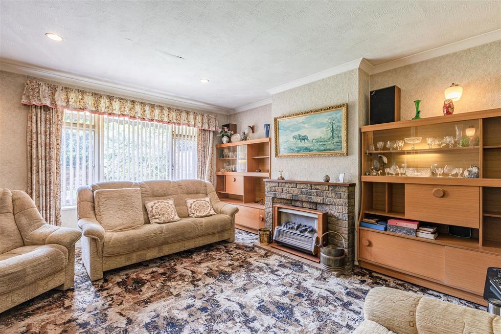 Sunnyside, Walnut Tree Lane, KT14 7 AQ - 7.jpg