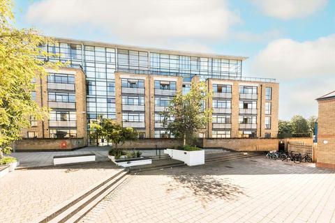 Point Wharf Lane, Brentford TW8
