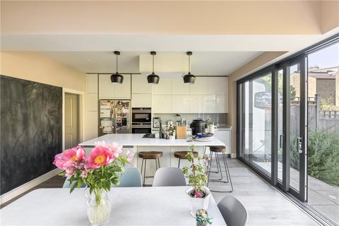 1 Tunley Road, London, SW17 7QH