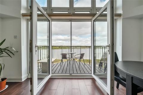 3 bedroom apartment for sale, Valetta Way, Rochester, Kent