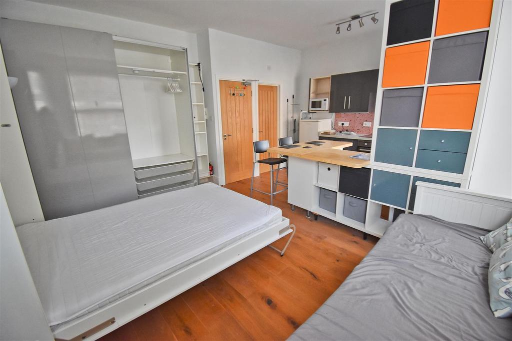 Lounge 1 Bed.jpg