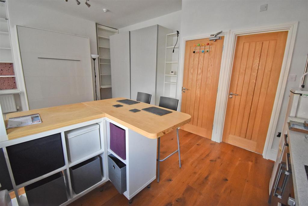 Kitchen Lounge.jpg