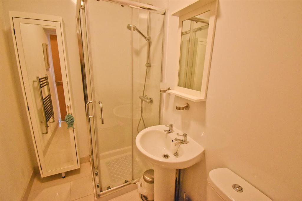 Shower Room.jpg