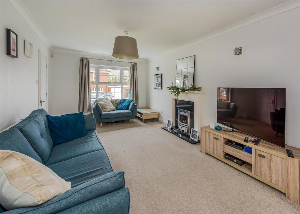 2 Heath House Drive-lounge2.jpg