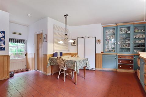 4 bedroom detached house for sale, Southbank Road, Hereford