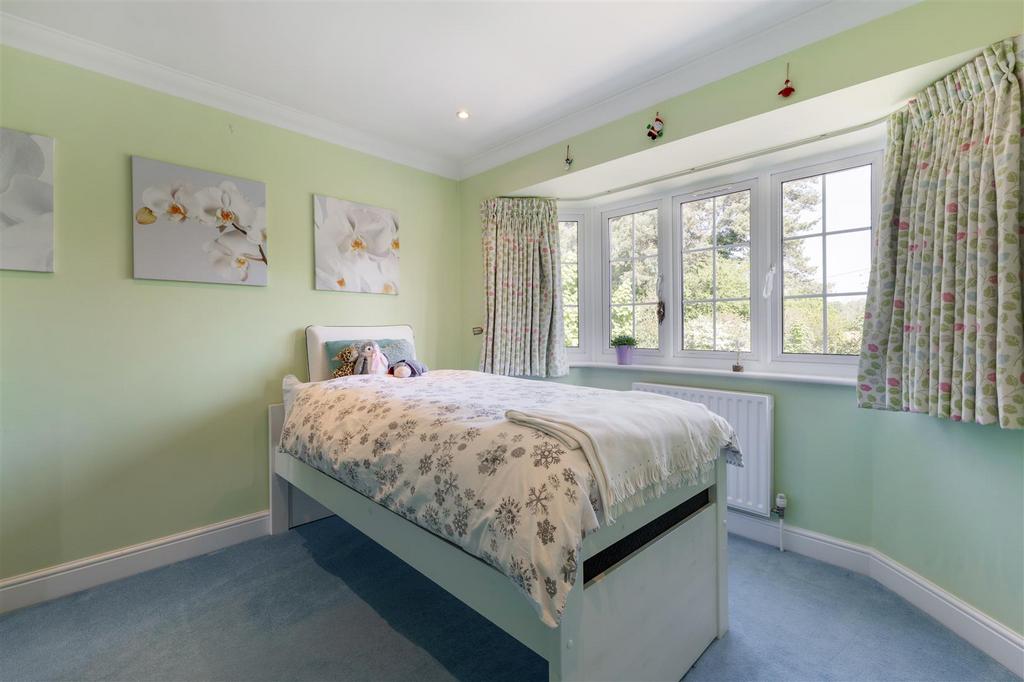 90771 Sconce Steels Lane Oxshott (34).jpg