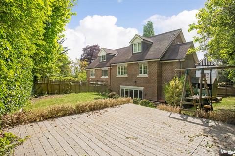 The Acacia House, 2 High Tree Close, Purley, CR8 2FL