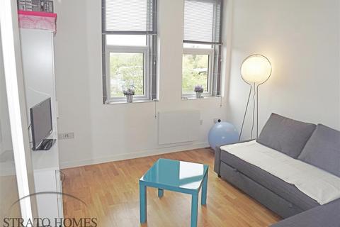 Studio to rent, Norwich Avenue West, Bournemouth