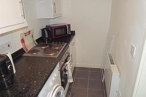 Studio to rent, Norwich Avenue West, Bournemouth