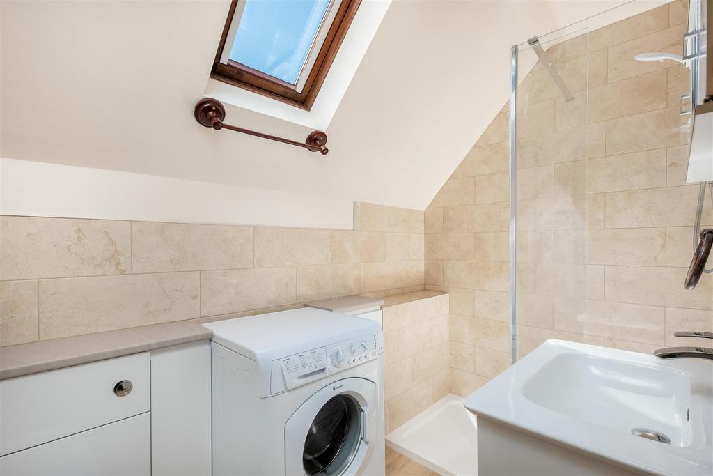 11 Rawlinson Close-9.jpg