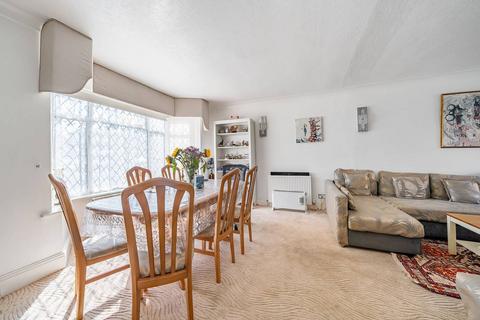 3 bedroom semi-detached house to rent, Hartland Drive, HA8, Edgware, HA8