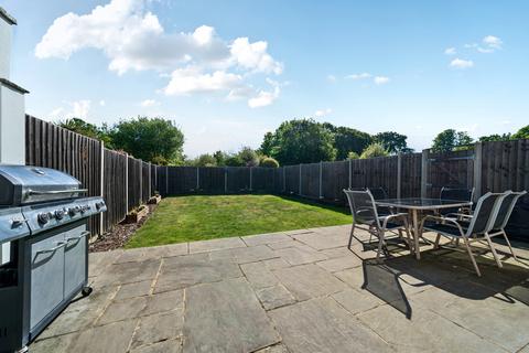 2 bedroom maisonette for sale, Parkview Road, London