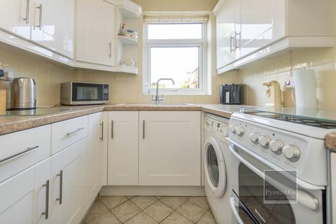 2 bedroom flat for sale, Lakenham Road, Norwich NR4