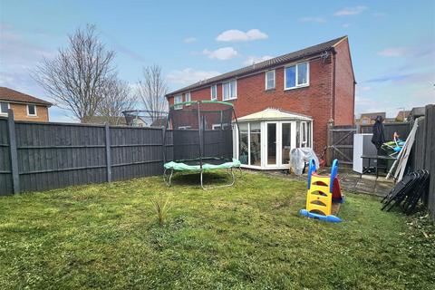 30 Azalea Gardens, Quedgeley, Gloucester, GL2 4GA