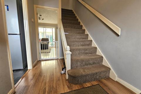 30 Azalea Gardens, Quedgeley, Gloucester, GL2 4GA