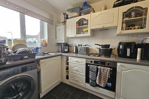 30 Azalea Gardens, Quedgeley, Gloucester, GL2 4GA