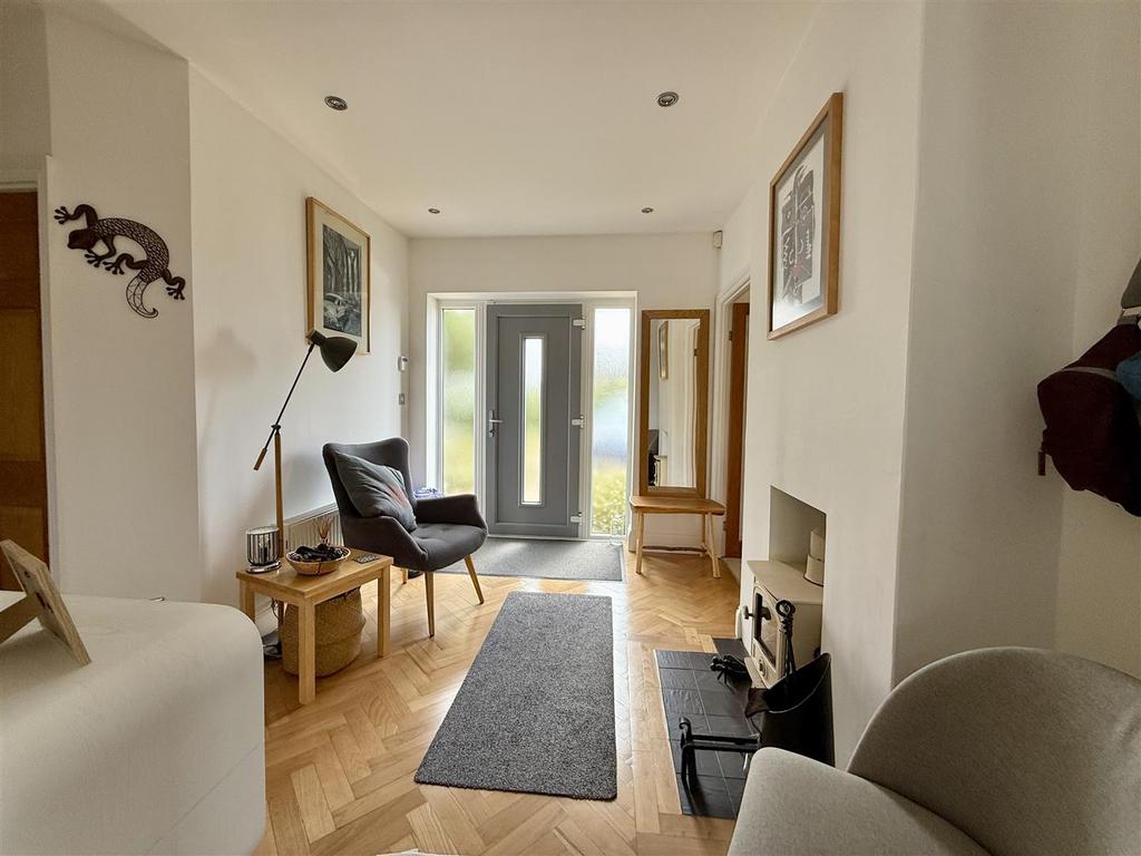 Hallway/Snug: