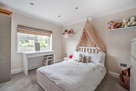 1 Colburn Way, Sutton, SM1 3AU