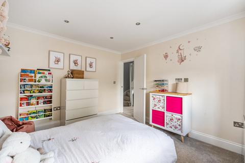 1 Colburn Way, Sutton, SM1 3AU