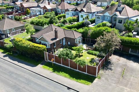 30 Fairway, Northampton, NN2 7JZ