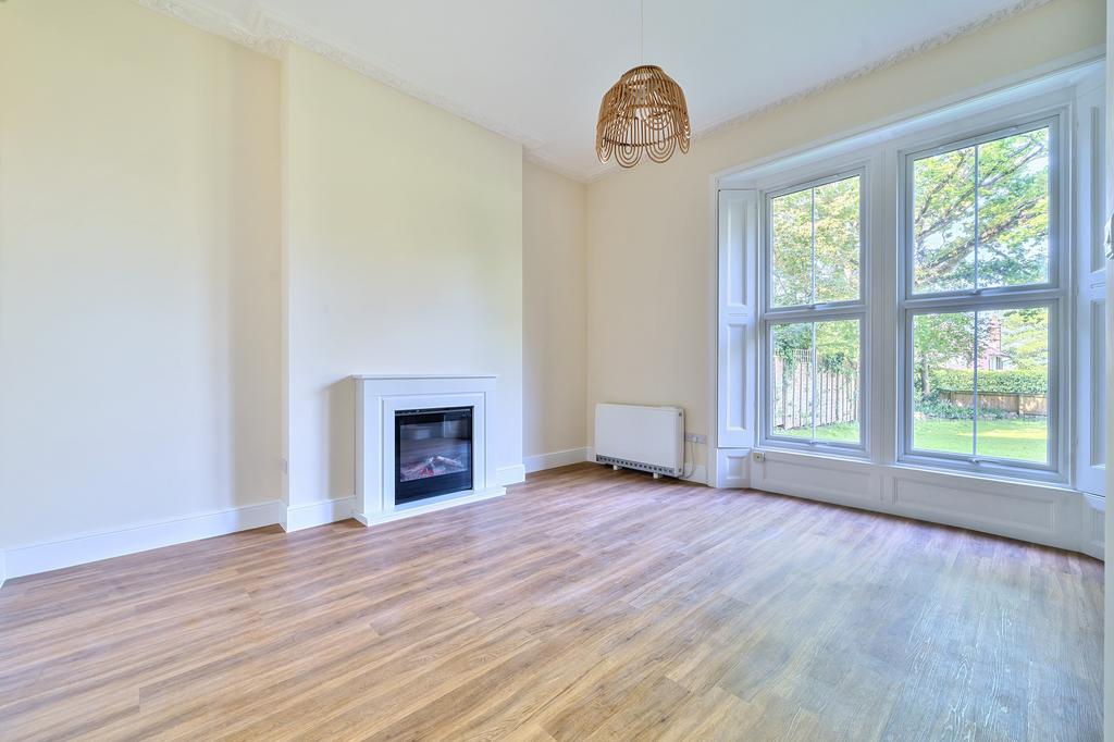 Living Room / Kitchen