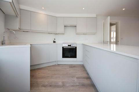 2 bedroom flat for sale, Sycamore Road, Amersham