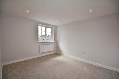 2 bedroom flat for sale, Sycamore Road, Amersham