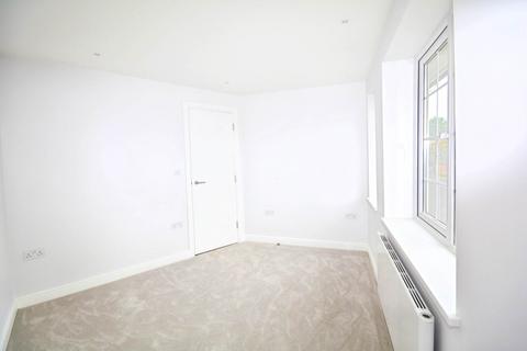 2 bedroom flat for sale, Sycamore Road, Amersham