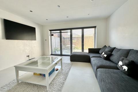 77 Barnfield Place, London, E14 9YB