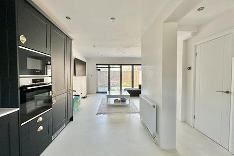77 Barnfield Place, London, E14 9YB