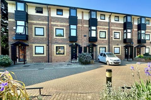 77 Barnfield Place, London, E14 9YB