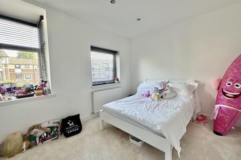77 Barnfield Place, London, E14 9YB