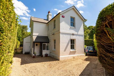 4 bedroom detached house for sale, Turners Hill Road, Crawley RH10