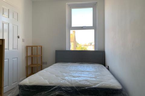 1 bedroom in a house share to rent, Studio 3, 1 St Davids Road, Ramsgate, Kent, CT11