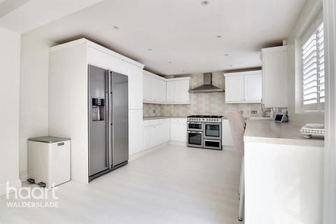 15 Highgrove Road, Chatham, ME5 7QE