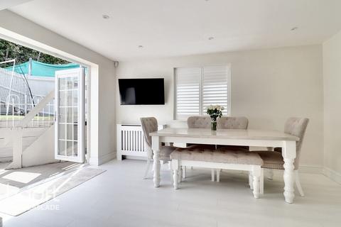 15 Highgrove Road, Chatham, ME5 7QE