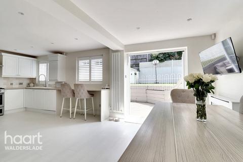15 Highgrove Road, Chatham, ME5 7QE
